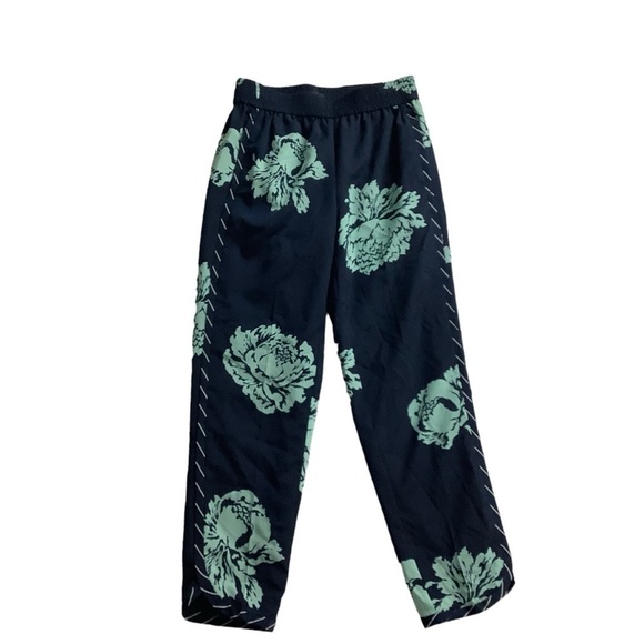 J. Crew Pants - J Crew Reece Pant in Graphic Peony Size 00 Navy